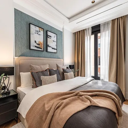 Royal Crest Deluxe Holiday home Madrid