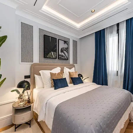 Royal Crest Deluxe Holiday home *
