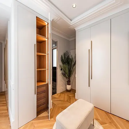 Royal Crest Deluxe Holiday home Madrid